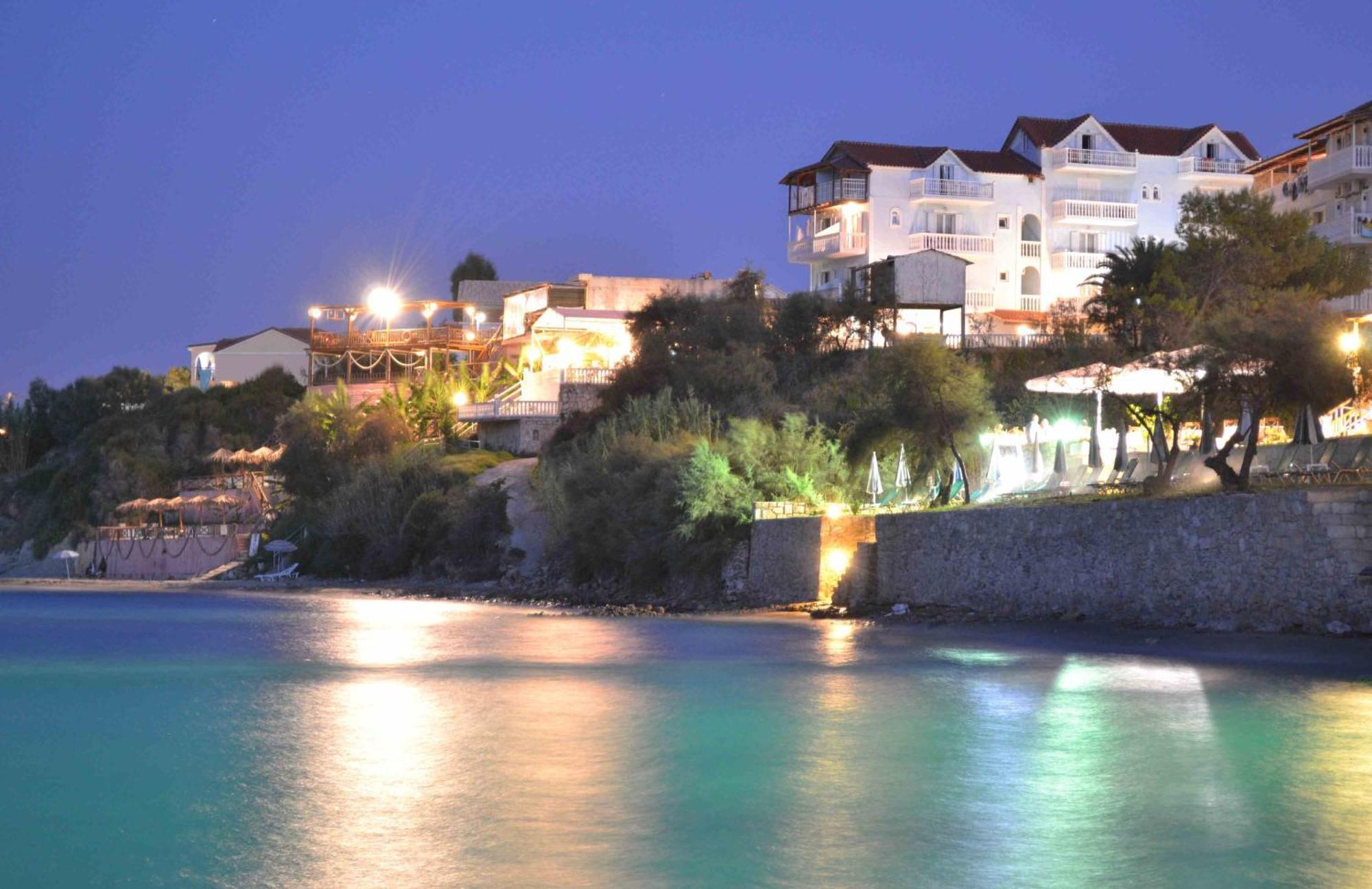 Clear Horizon Aparthotel Amoudi Ngoại thất bức ảnh
